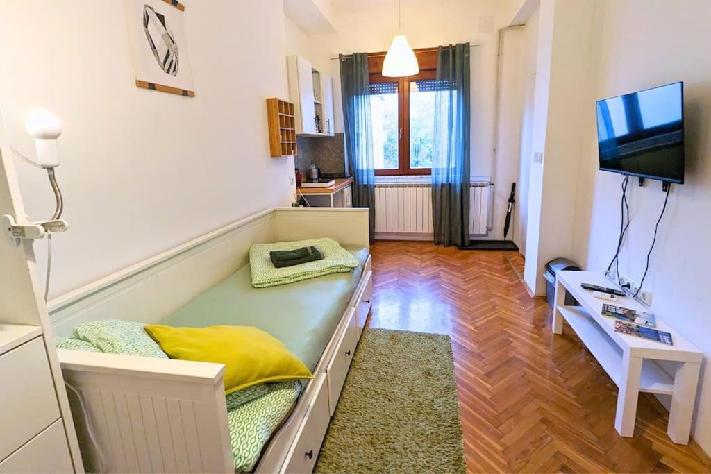 Apartma Cozy Ensuite In Center *